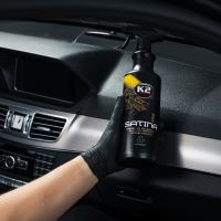 Připravek na palubní desku a vnitřní plasty K2 SATINA PRO - borůvka, 1L (1)